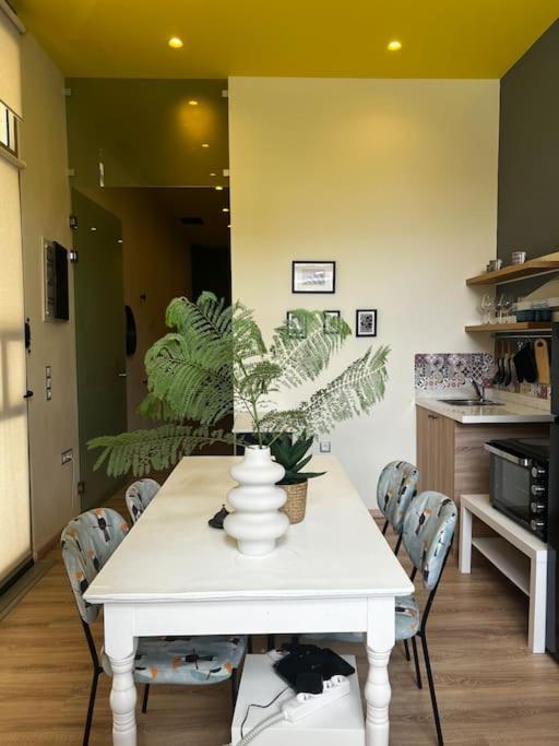 Modern Lux Apartment Downtown 罗希姆诺 外观 照片