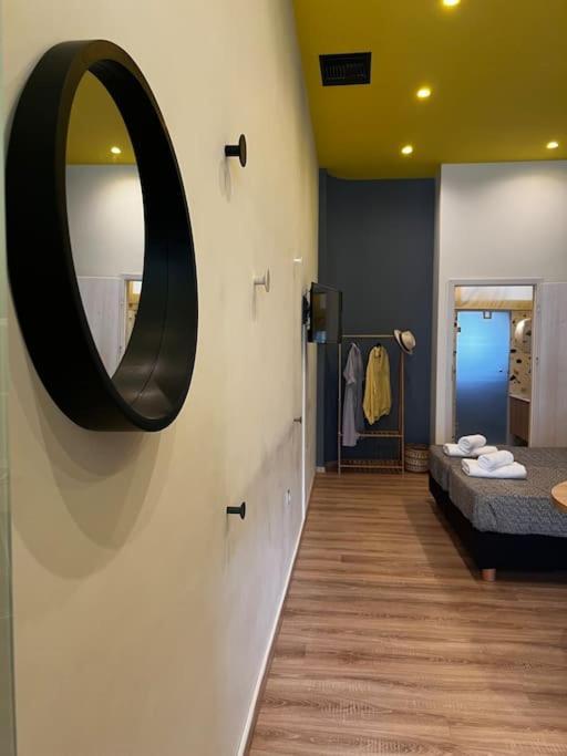 Modern Lux Apartment Downtown 罗希姆诺 外观 照片